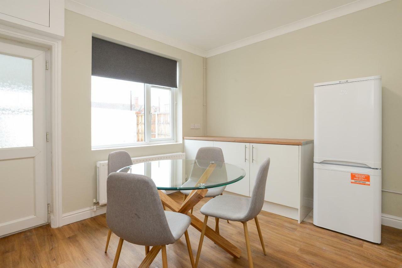 Villa Cosy House In The Heart Of Beeston With Free Parking And Wifi Nottingham Esterno foto